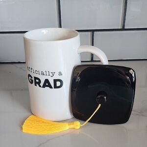 Grad Cup With Graduation Cap Lid And Tassel